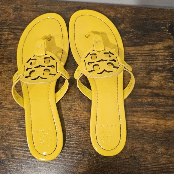 Tory Burch Women's Miller Patent Lemon Rind Sandals Size--8 - Picture 10 of 13